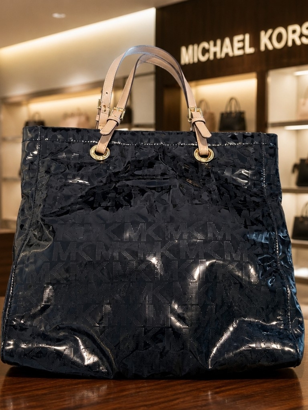 Michael Kors Signature Large Tote/Shoulder Bag Patent Leather Black